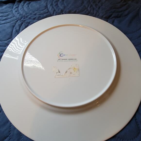 Fitz and Floyd, Correlations Light Green and White Charger Plates with Yellow - Picture 5 of 7